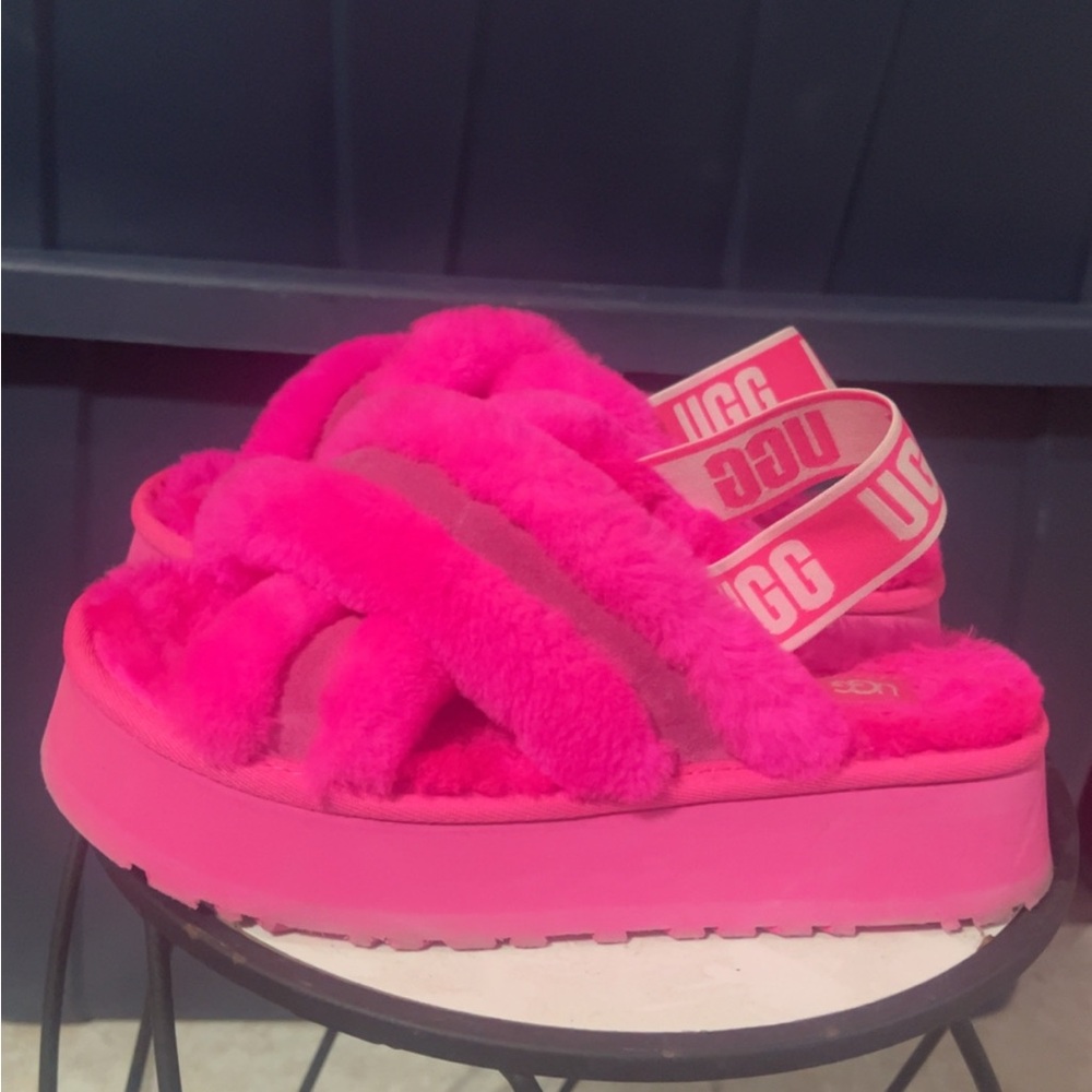 UGG Women's Bright Pink Fluffy platform, sandals